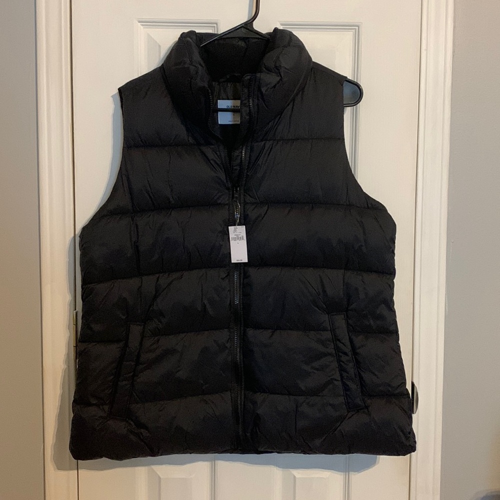 Old Navy black puffer vest